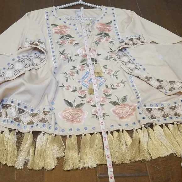 Chicos Womens Rose Embroidered Poncho Style Fringe Blouse Size Small Med - Picture 7 of 9